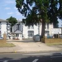 โอโย เดอะ เฟิรสต์ ลอดจ์ ลอนดอน ฮีทโธรว์ (OYO The Firs Lodge London Heathrow)1
