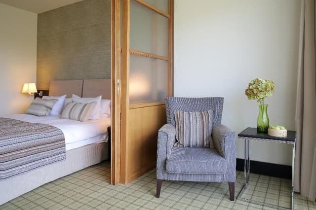 JUNIOR SUITE SIDE SEA VIEW