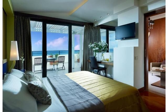 SUITE EXECUTIVE SEA VIEW
