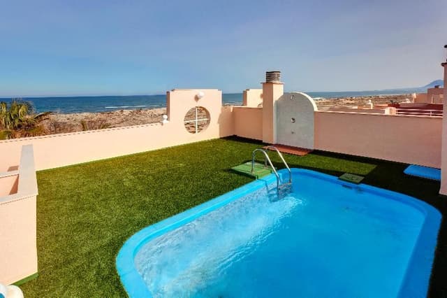 SUITE WITH PRIVATE POOL
