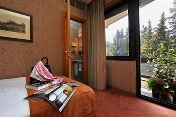 Polo Hotel3