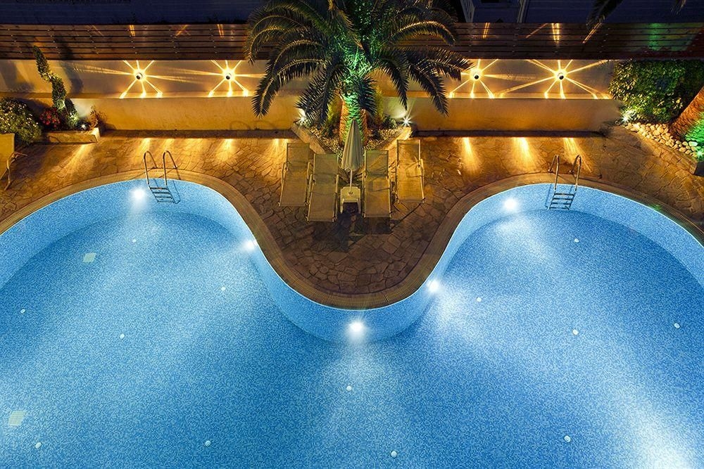 Axos Hotel3