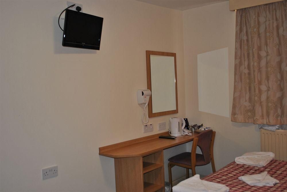 Carlton Hotel3