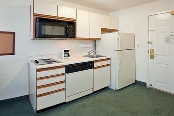Candlewood Suites Columbia3