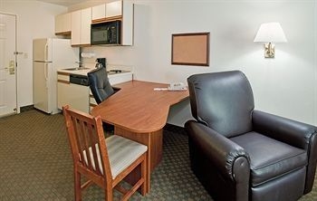 Candlewood Suites Columbia2