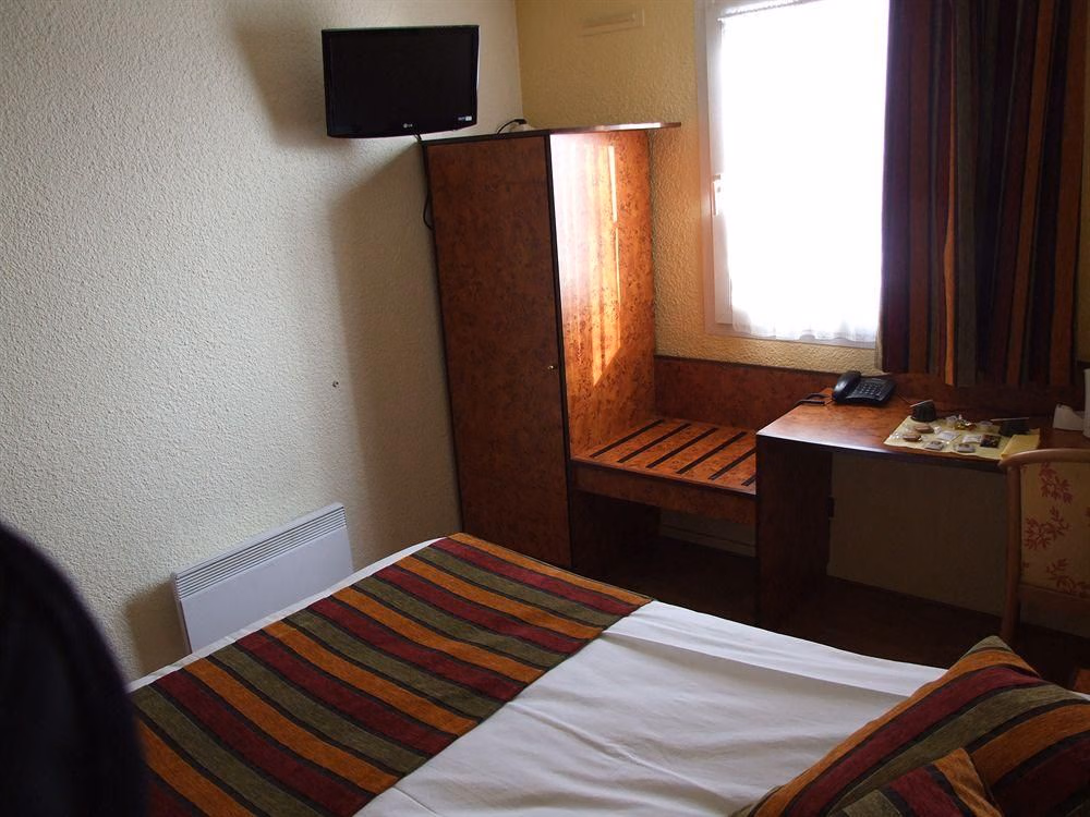Cottage Hotel1
