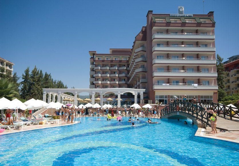 Holiday Garden Hotel0