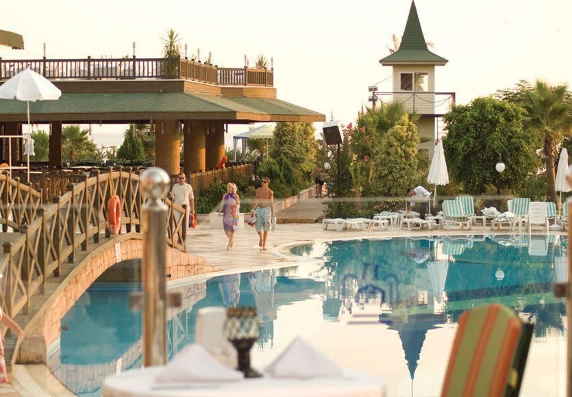 Holiday Garden Hotel4
