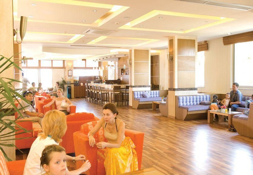 Holiday Garden Hotel1