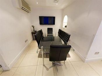Paddington Court Rooms3