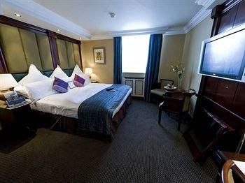 Paddington Court Rooms1