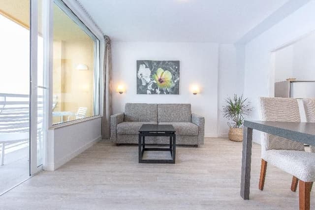 APARTMENT SEA VIEW