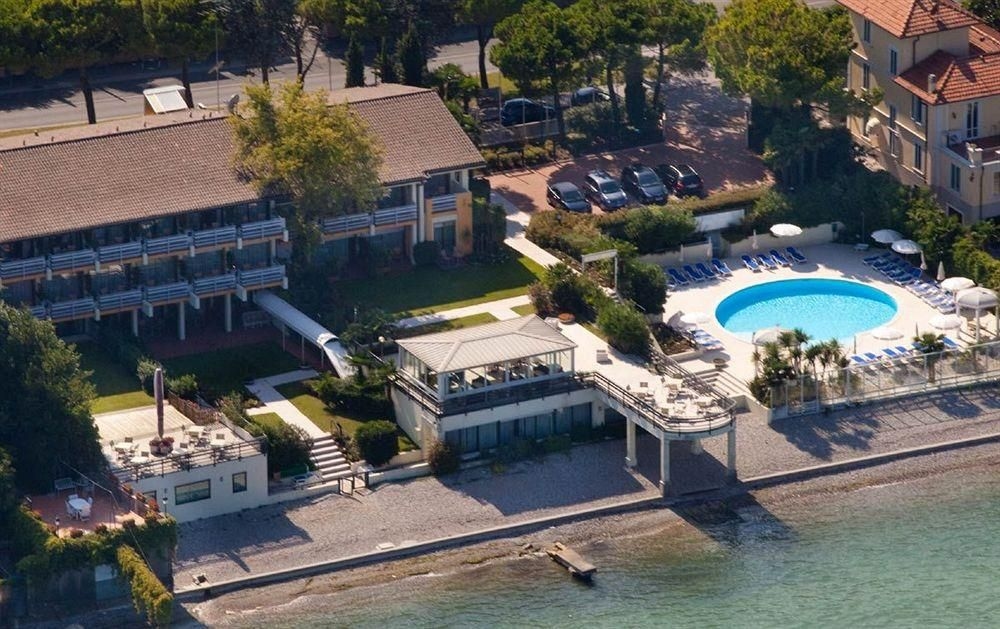 Lido International3