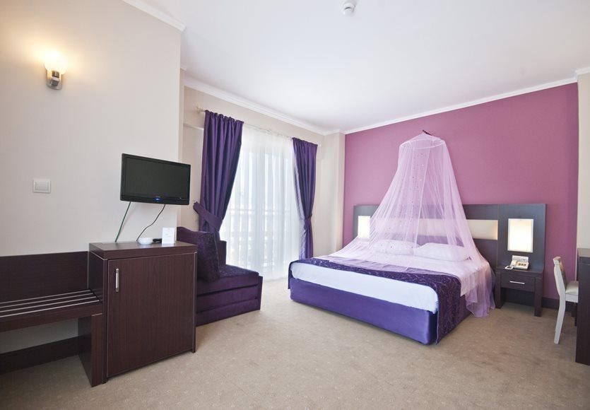 White Lilyum Hotel0