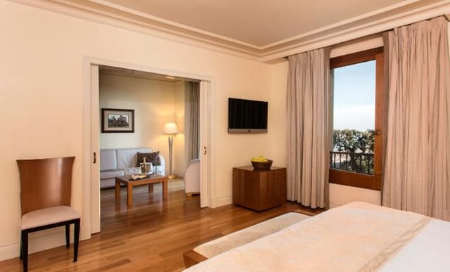 JUNIOR SUITE CITY VIEW