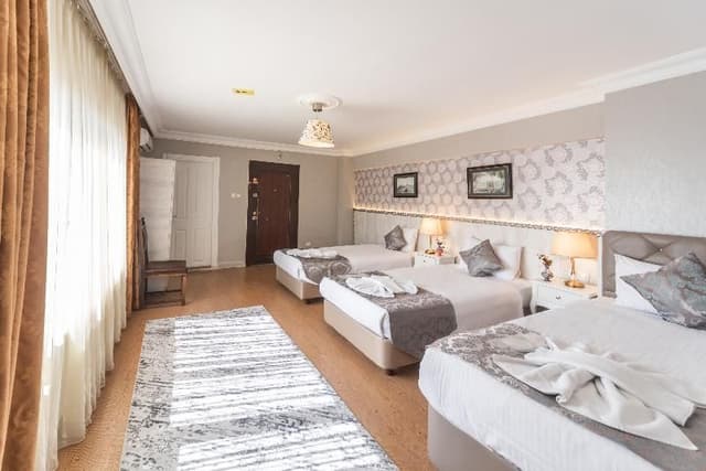 FAMILY ROOM ANNEX