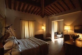 Castel Monastero3