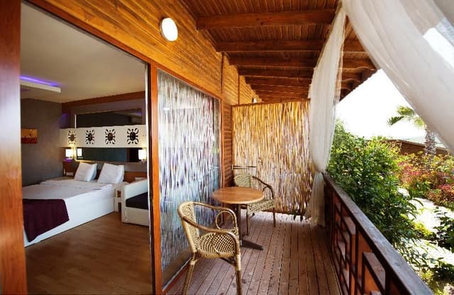 BUNGALOW SIDE SEA VIEW