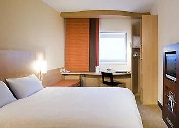 ไอบิส ลอนดอน ฮีทโธรว์ แอร์พอร์ต (Ibis Heathrow Airport)0