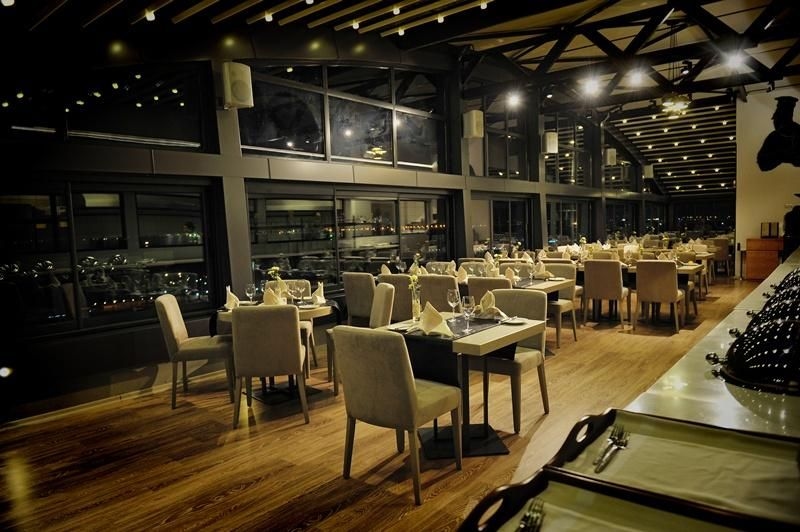 Wes Hotel2
