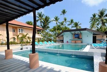 Cocomar Residences & Beachfront Resort0