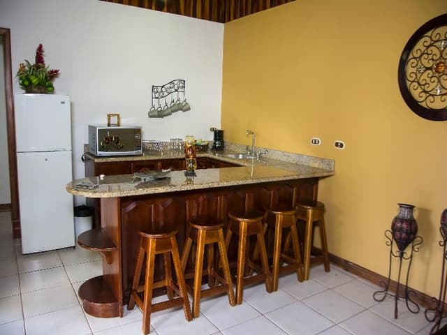 SUITE CAPACITY 4
