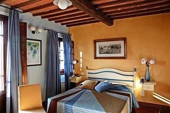 บอร์โก เตร โรเซ (Borgo Tre Rose)1