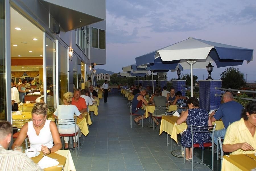 Ares Hotel1