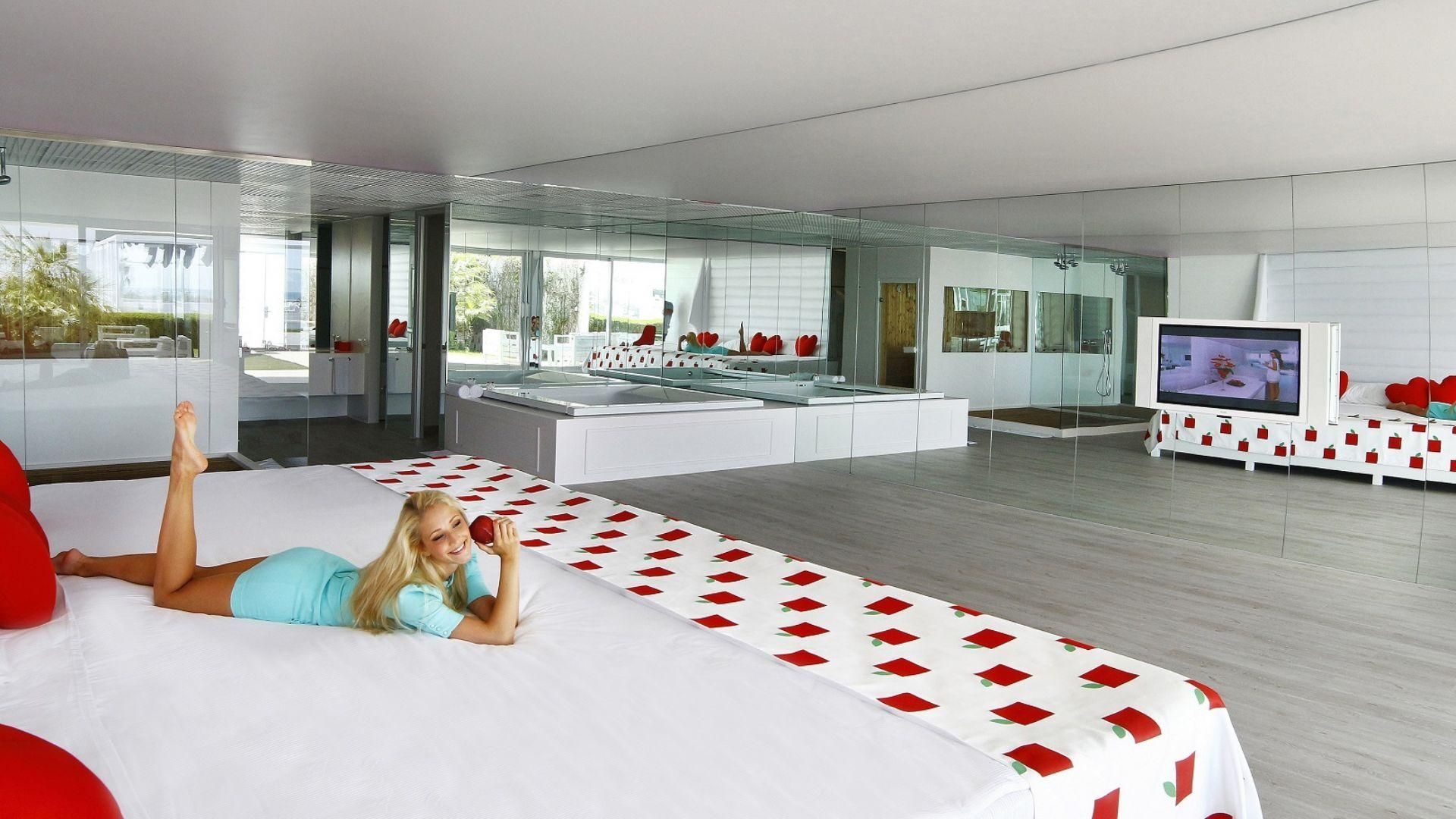 Adam & Eve Hotel2