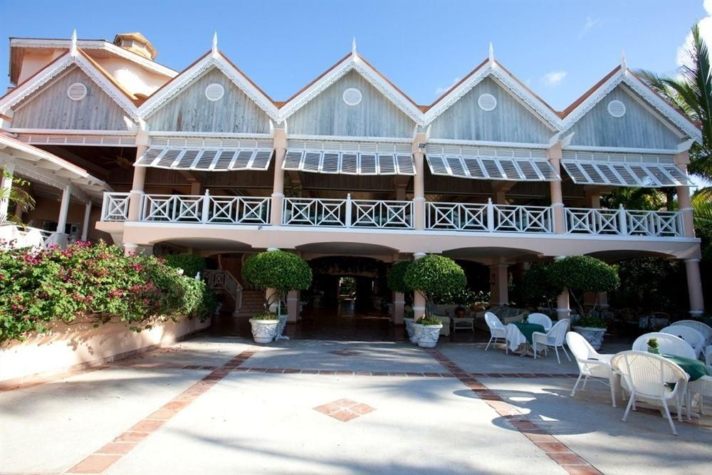 Coco Reef Resort and Spa1