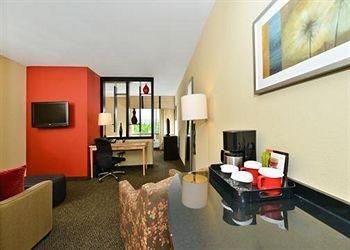 Cambria Suites Ft. Lauderdale Airport South & Cruise Port2