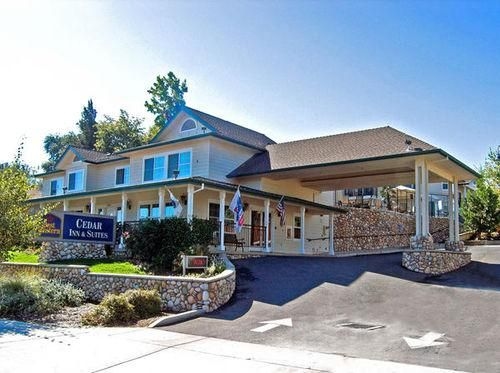 Best Western Cedar Inn & Suites3