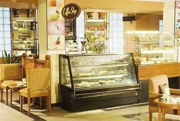 Amara Hotel Saigon4