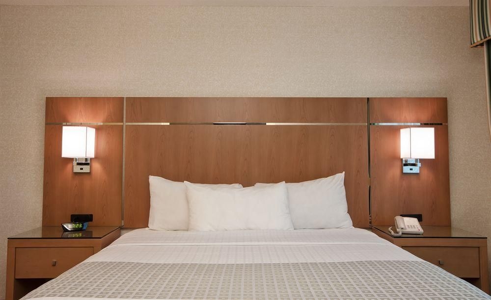 BILTMORE HOTEL & SUITES1