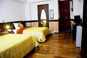 Orient Hotel2