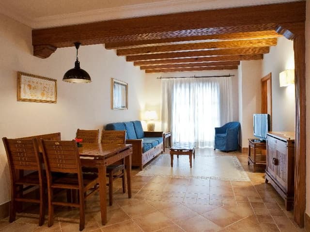 FAMILY ROOM TWO BEDROOMS
