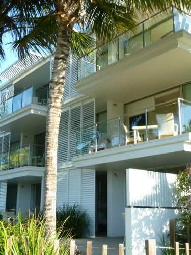 One-Bedroom Apartment with Sea View