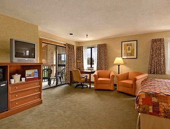 Baymont Inn And Suites Tuscola1