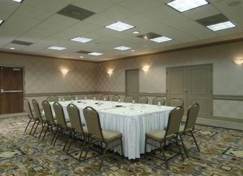 Radisson Reagan National Apt2