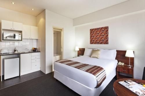 โรงแรมแมคแคลย์ (Macleay Hotel)4