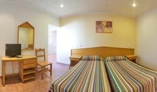 Hostal Adelino1