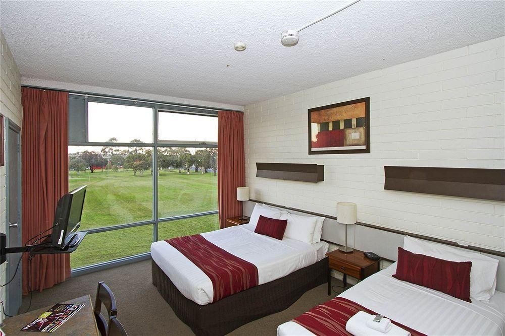 Comfort Inn Parkside2