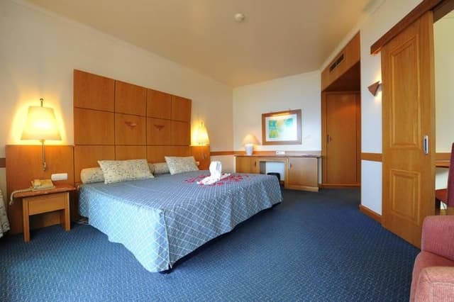 TWIN SEA VIEW CAPACITY 3