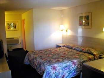 Country Suites By Carlson - Chattanooga at Hamilton Place Mall3