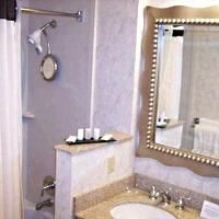 Holiday Inn Suites Airportuniversity2