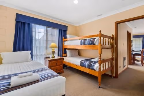 Two-Bedroom Cottage - Swan