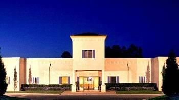 เอสเตต ทัสคานี, เดอะ มิล แอนด์ โบรกเคน แบก บาร์ (Tuscany Wine Estate Resort)4