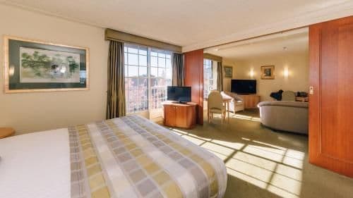 One-Bedroom Courtyard Suite