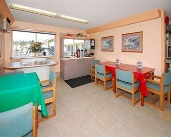Econo Lodge2