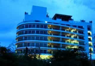 โรงแรมรอยัล บีชวิว